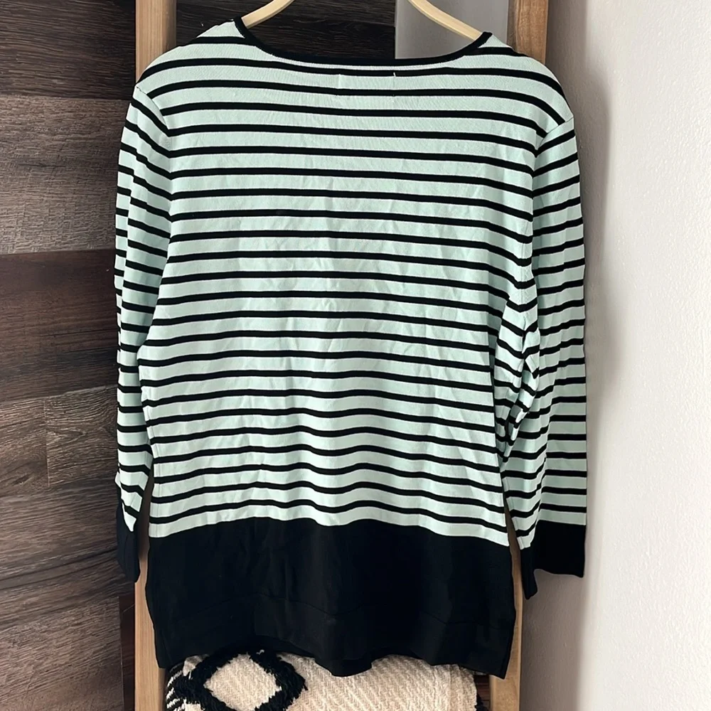 Elle Striped Top - Picture 2 of 3